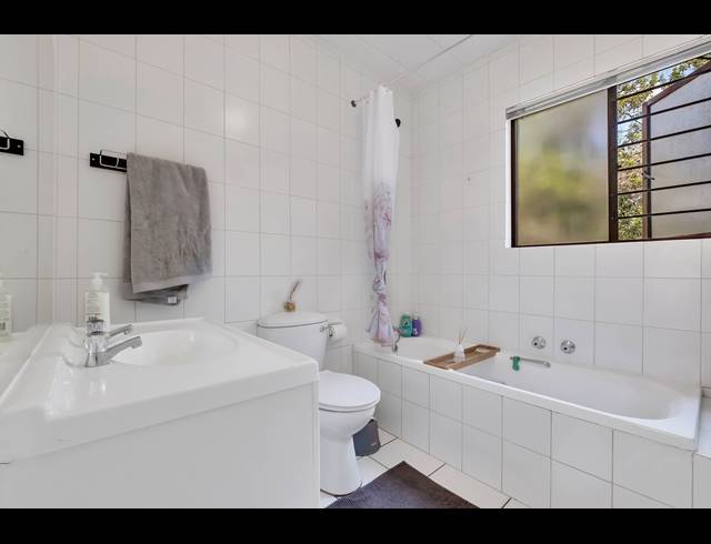 2 BEDROOM APARTMENT FOR SALE IN MELROSE